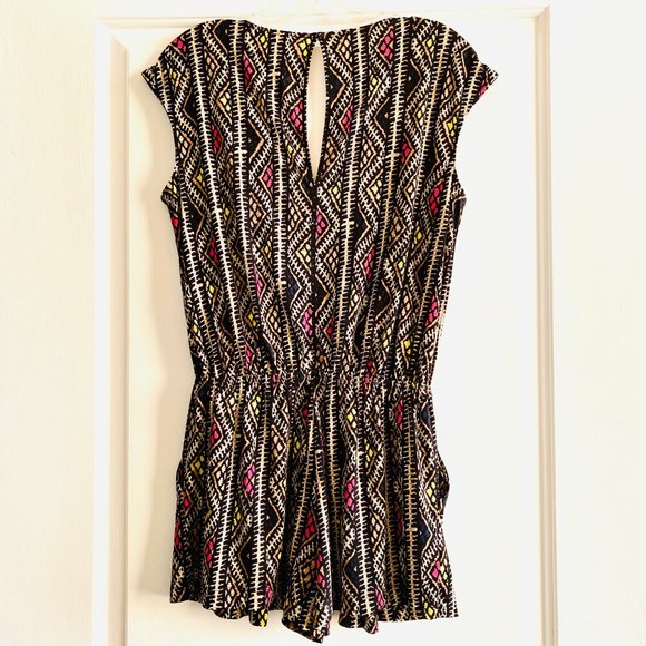 BCBG | BCBGeneration Multicolored Tribal Print V-Neck Romper with Pocket… - Picture 8 of 9